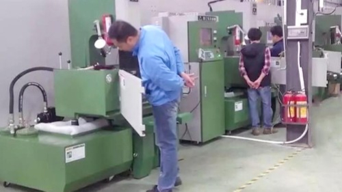 臺灣晶鉆光學選擇鼎拓數(shù)控火花機設(shè)備